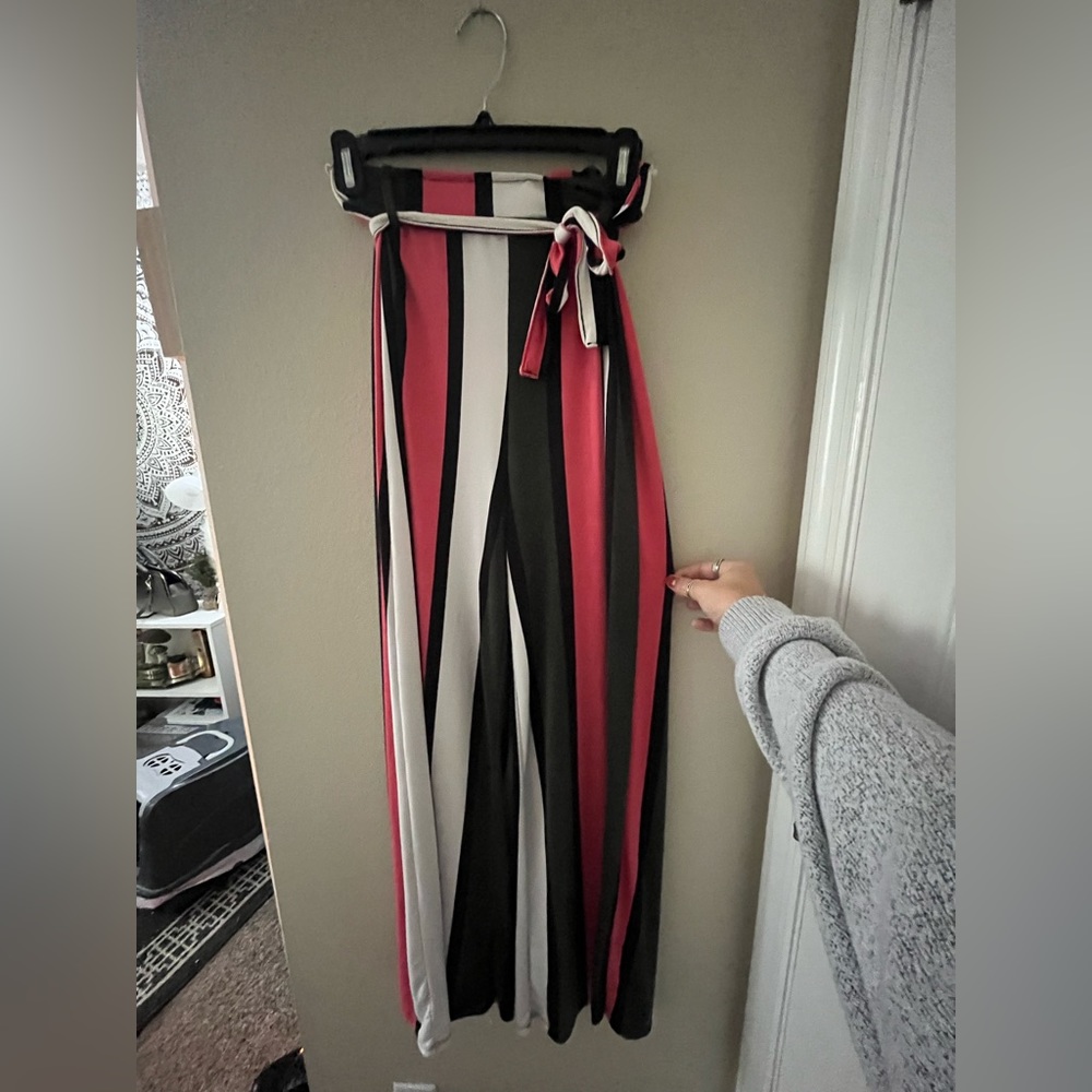 Capella size small flowy pant